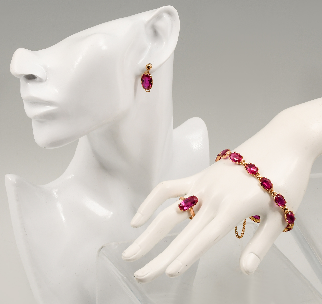 4PC 18K SYNTHETIC RUBY SUITE: 18K