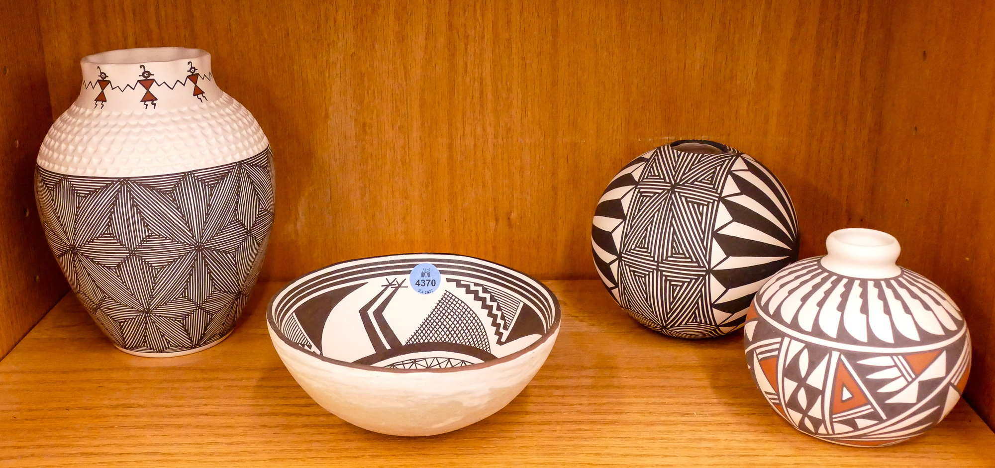 4pc Acoma Black & White Pottery-