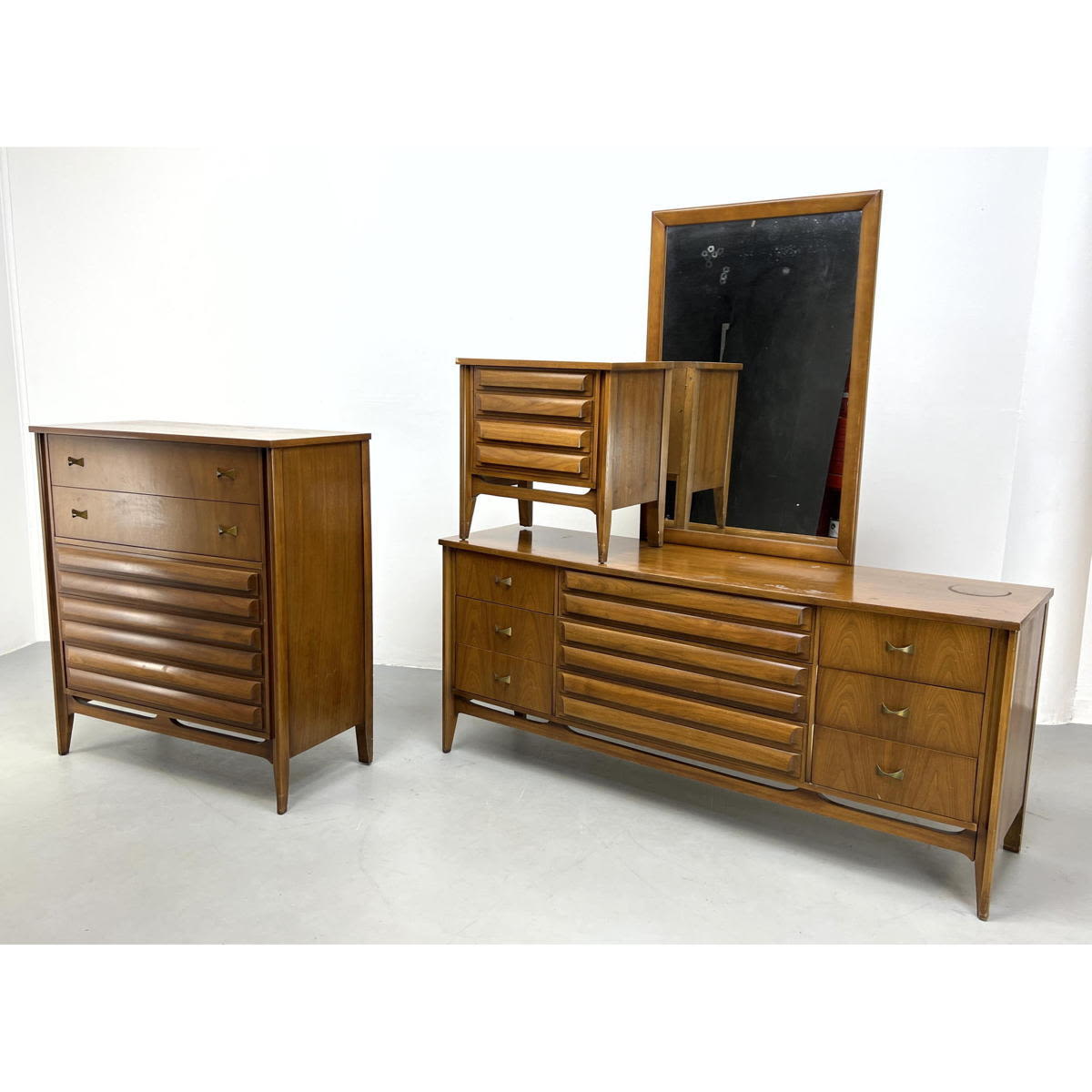 4pc Dixie Bedroom Set. American