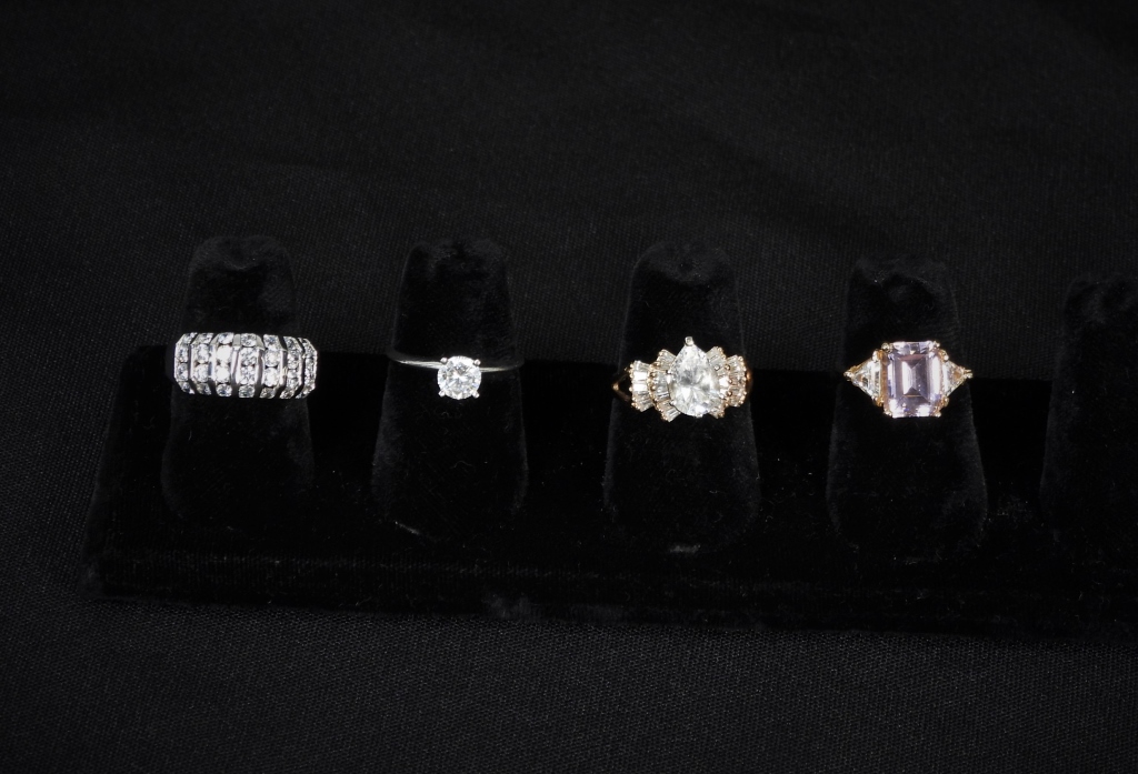 4PC ESTATE 10K GOLD RINGS
