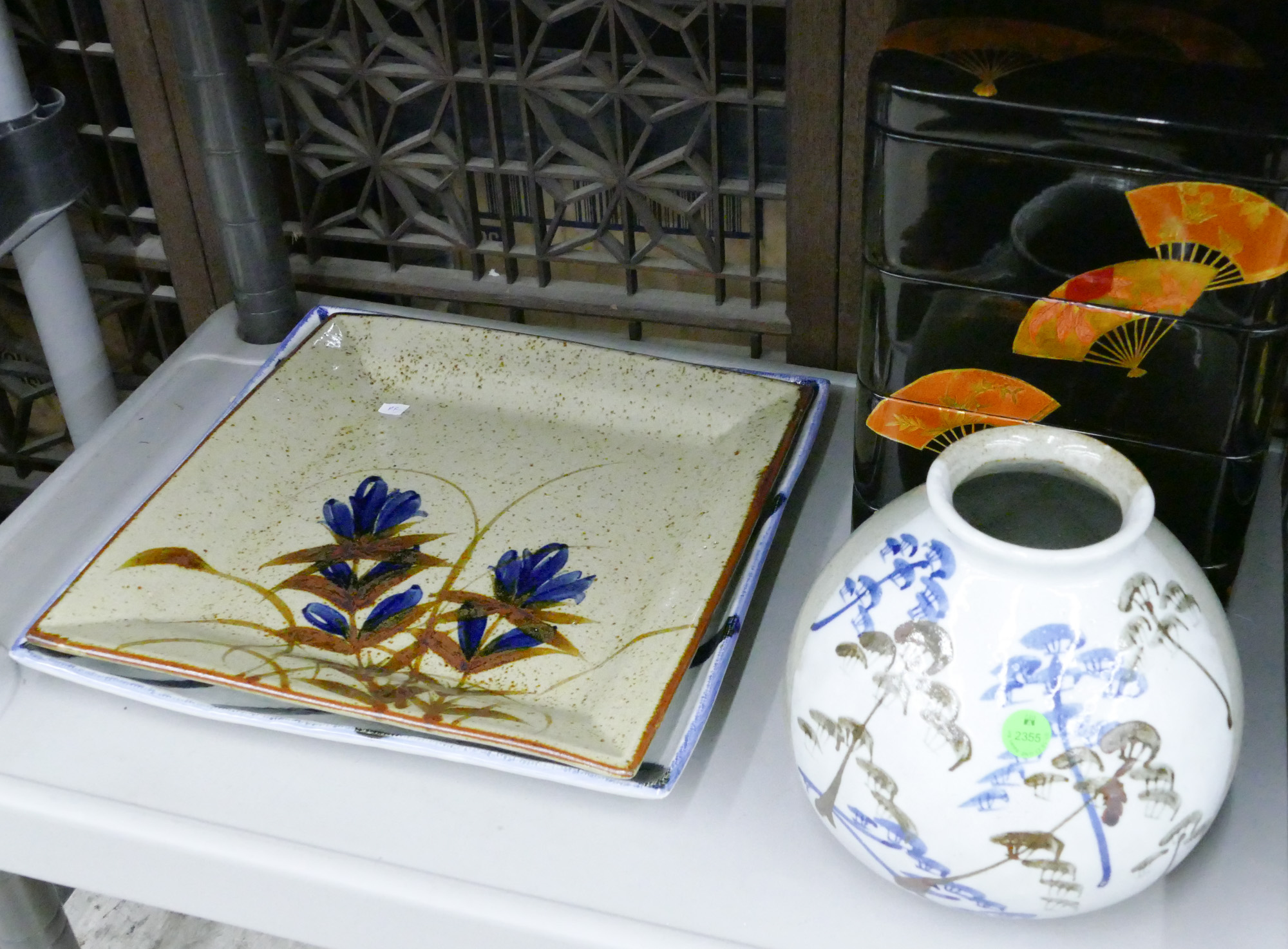 4pc Japanese Pottery Trays, Vase