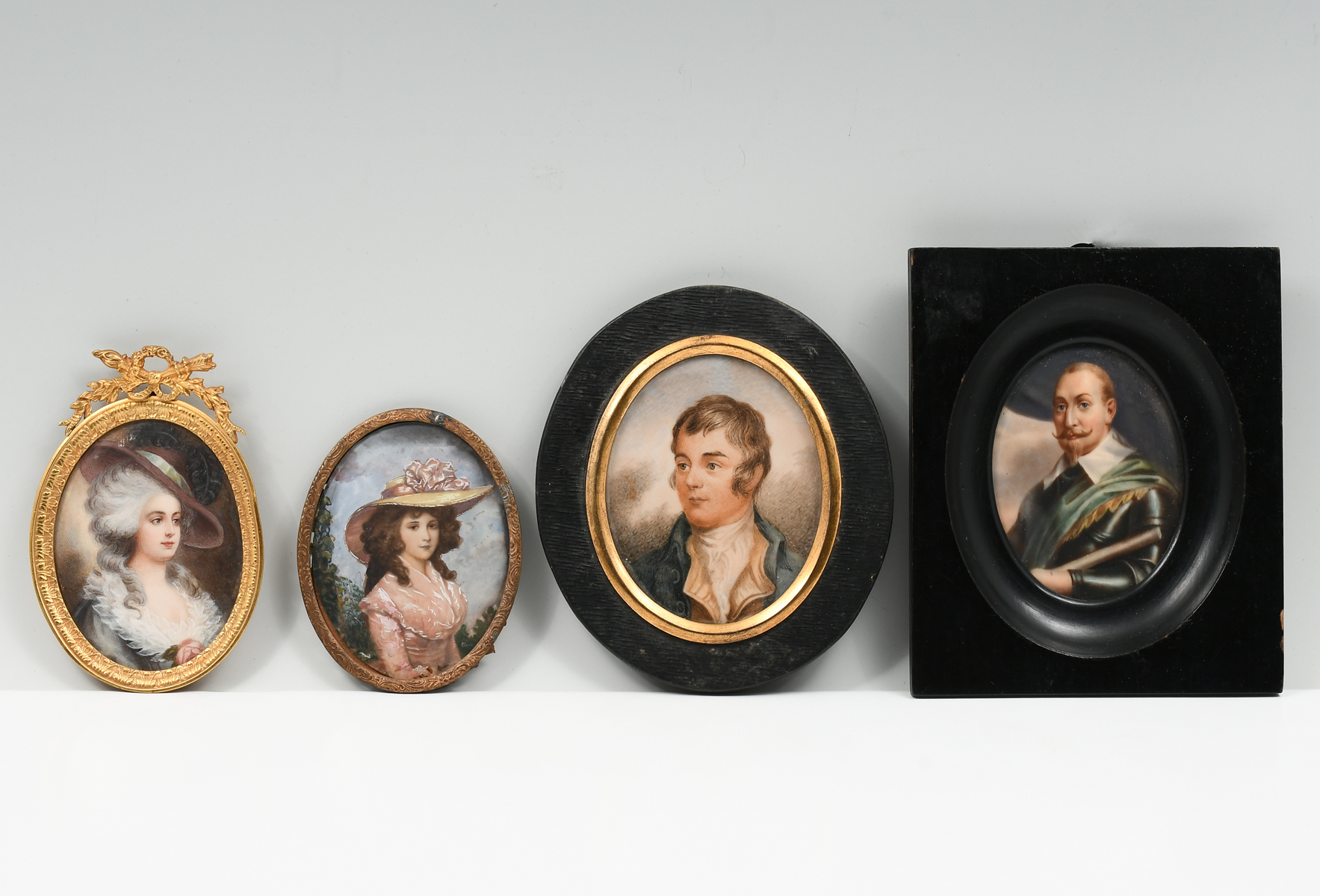 4PC. MINIATURE PAINTING LOT: 1)