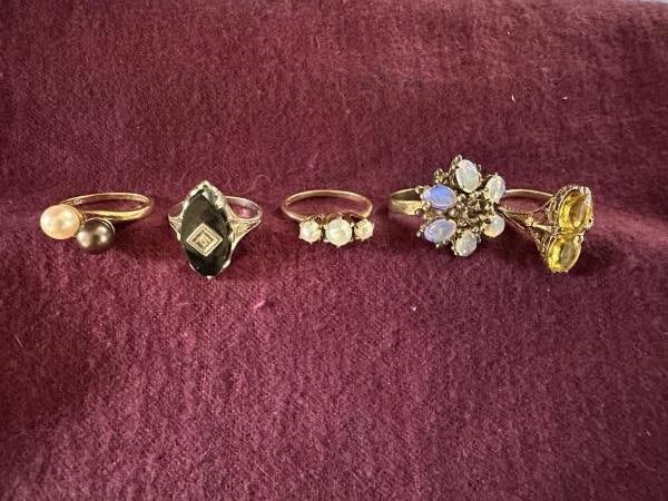 5- 14K GOLD RINGS, 2 PEARL RINGS,