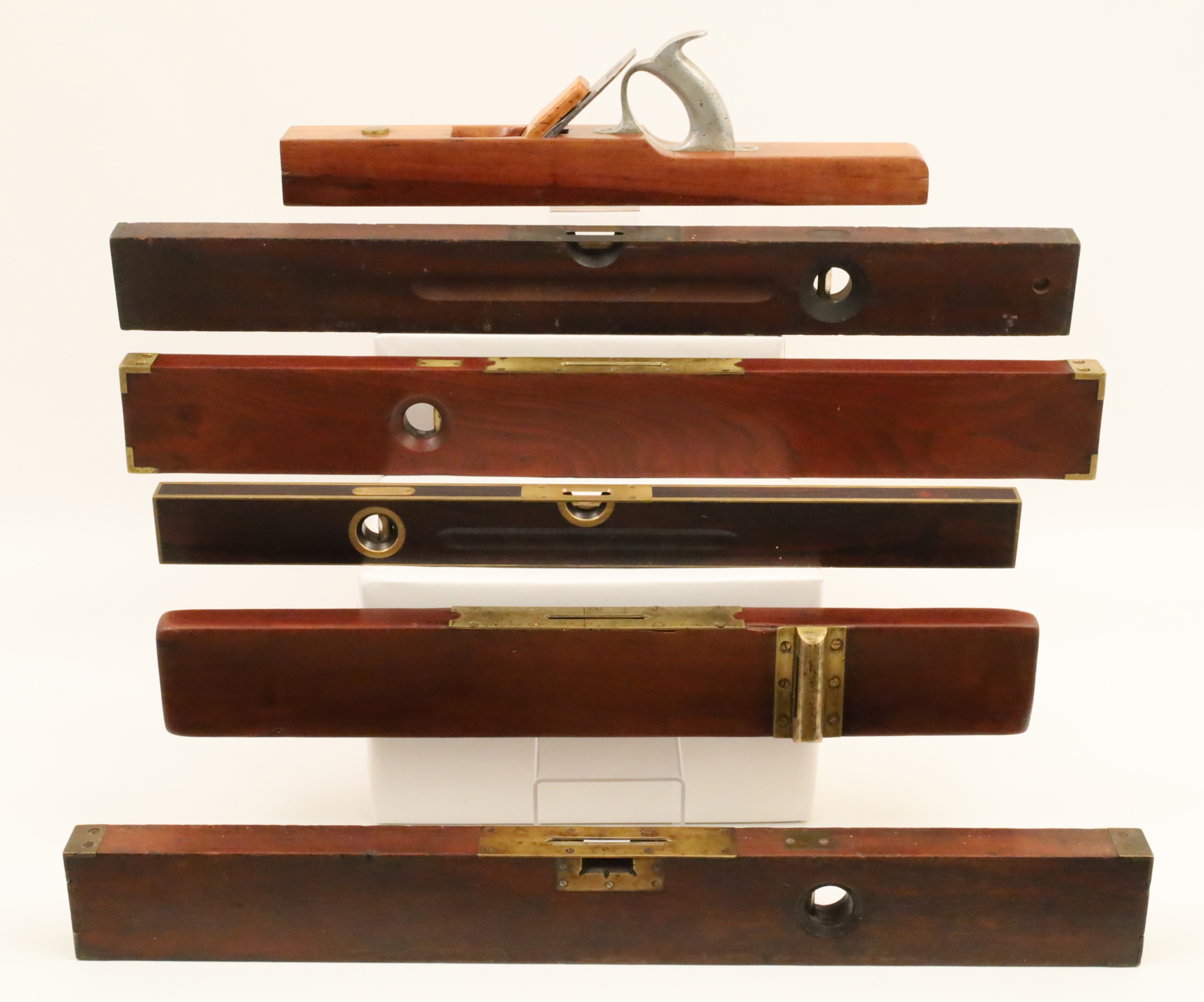 5 ANTIQUE MAHOGANY LEVELS AND