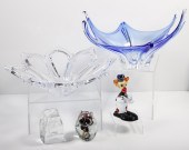 (5) Art glass bowls and figure