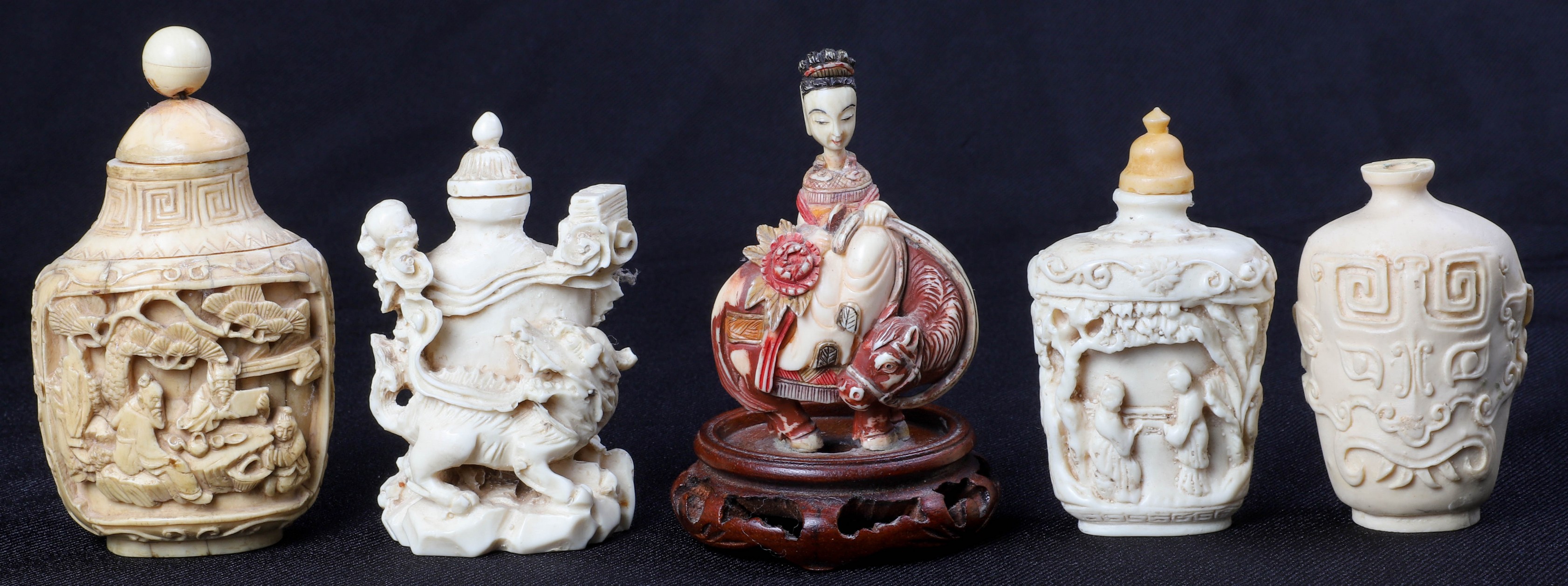 (5) Ivory carved snuff bottles