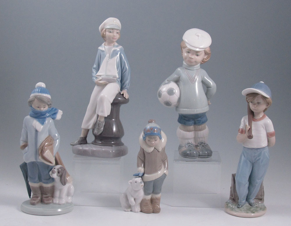 5 LLADRO BOYS: Glazed figurines
