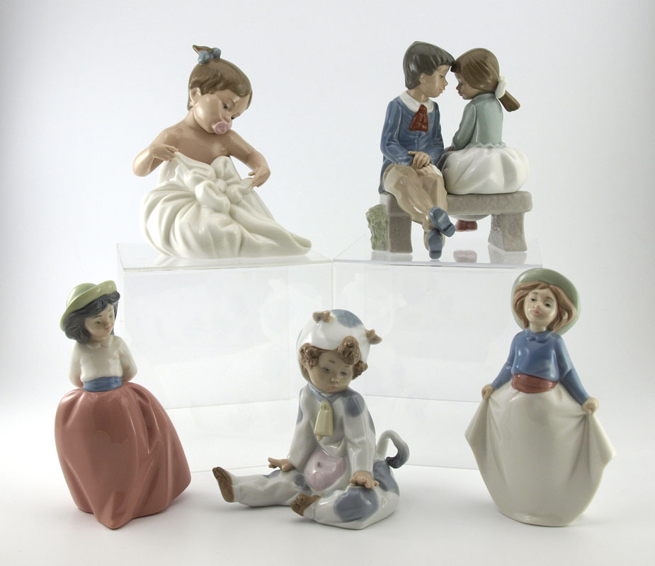 5 PC LLADRO NAO FIGURINES: To