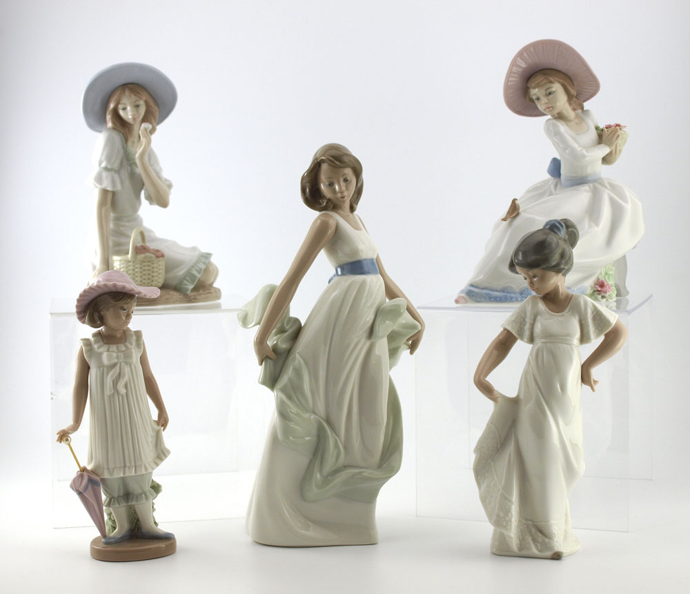 5 PC LLADRO NAO FIGURINES: To