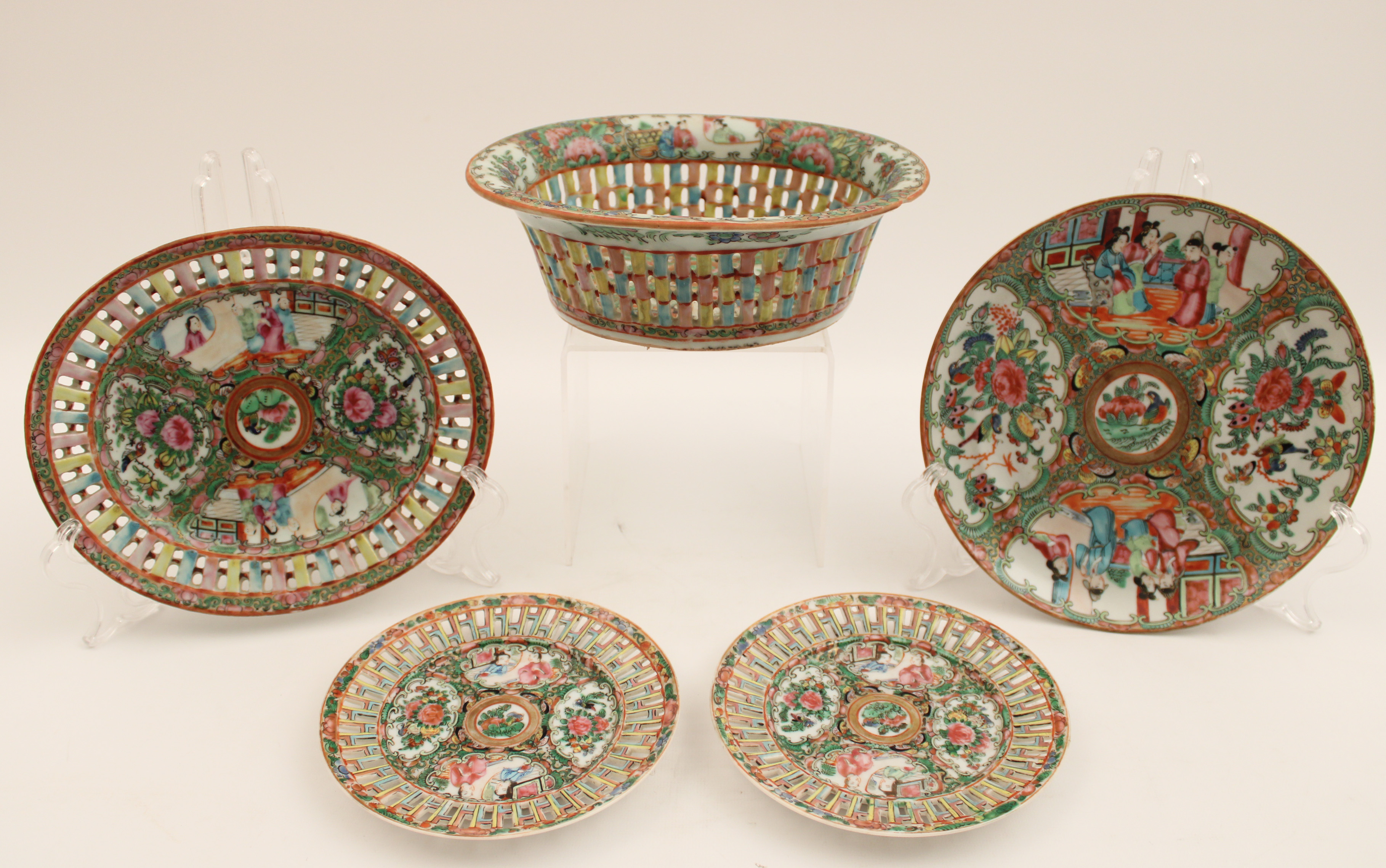 5 PC LOT OF ROSE MEDALLION