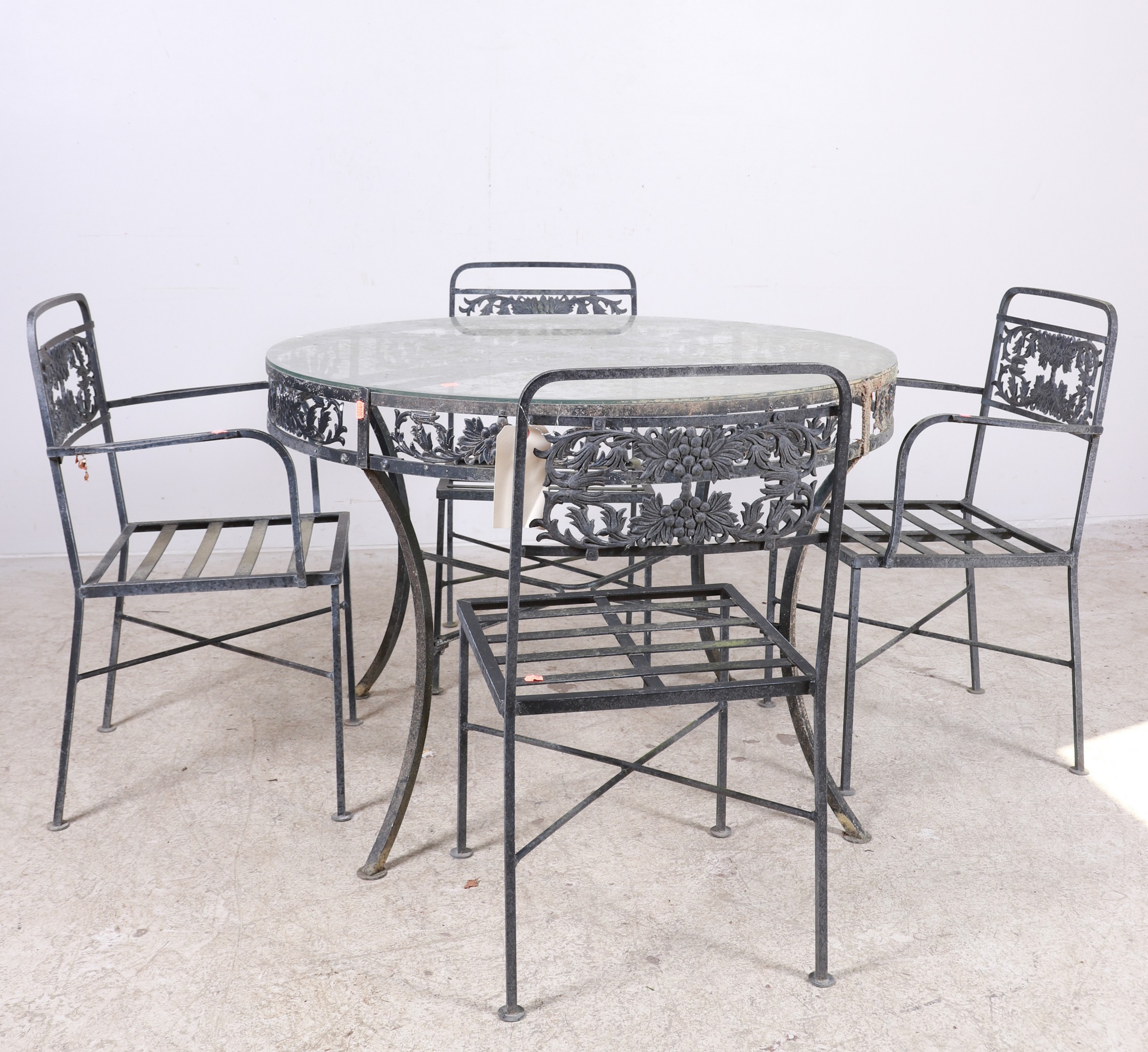 (5) pc Woodard style patio dining