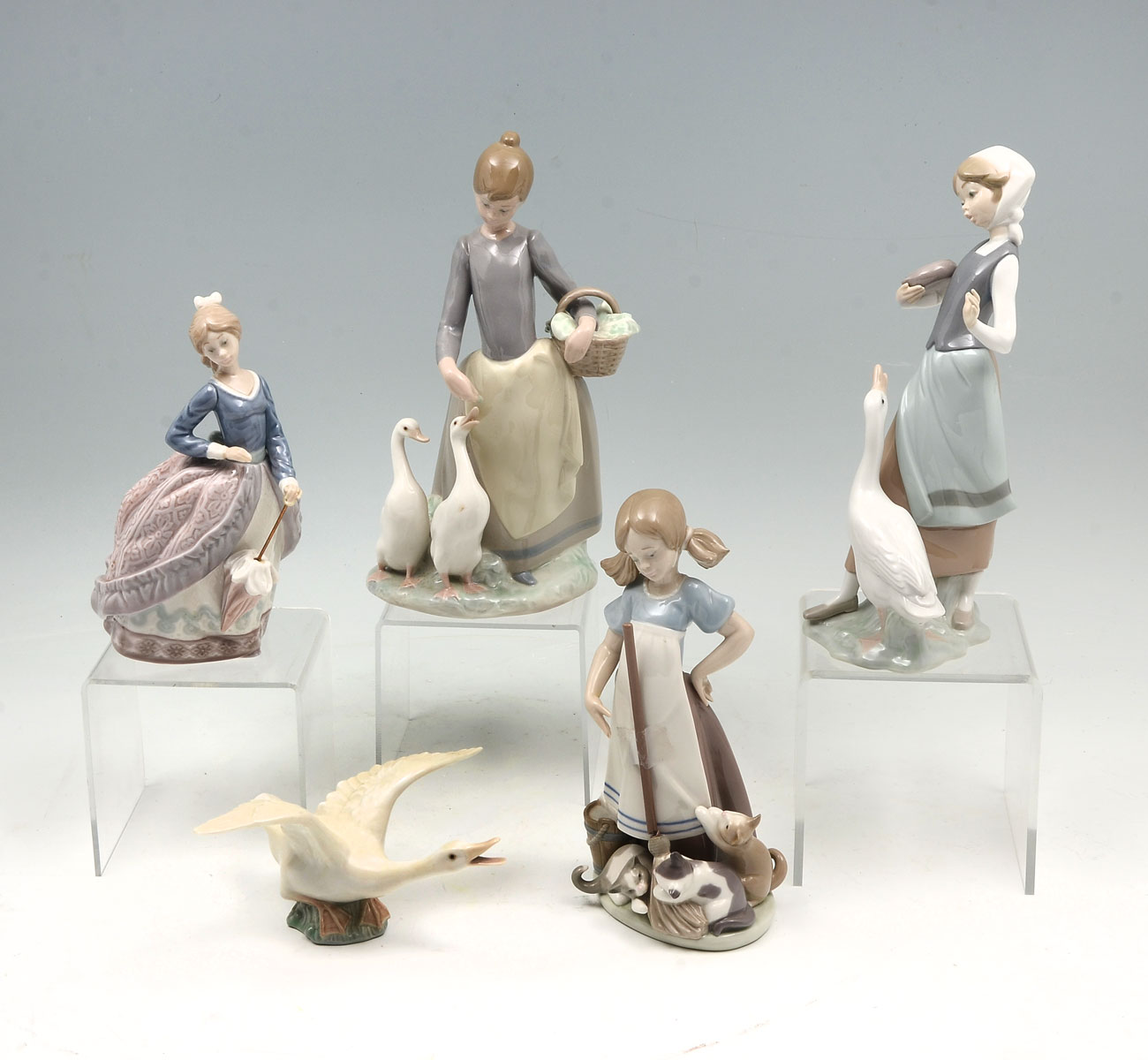 5 PIECE LLADRO COLLECTION: 1)