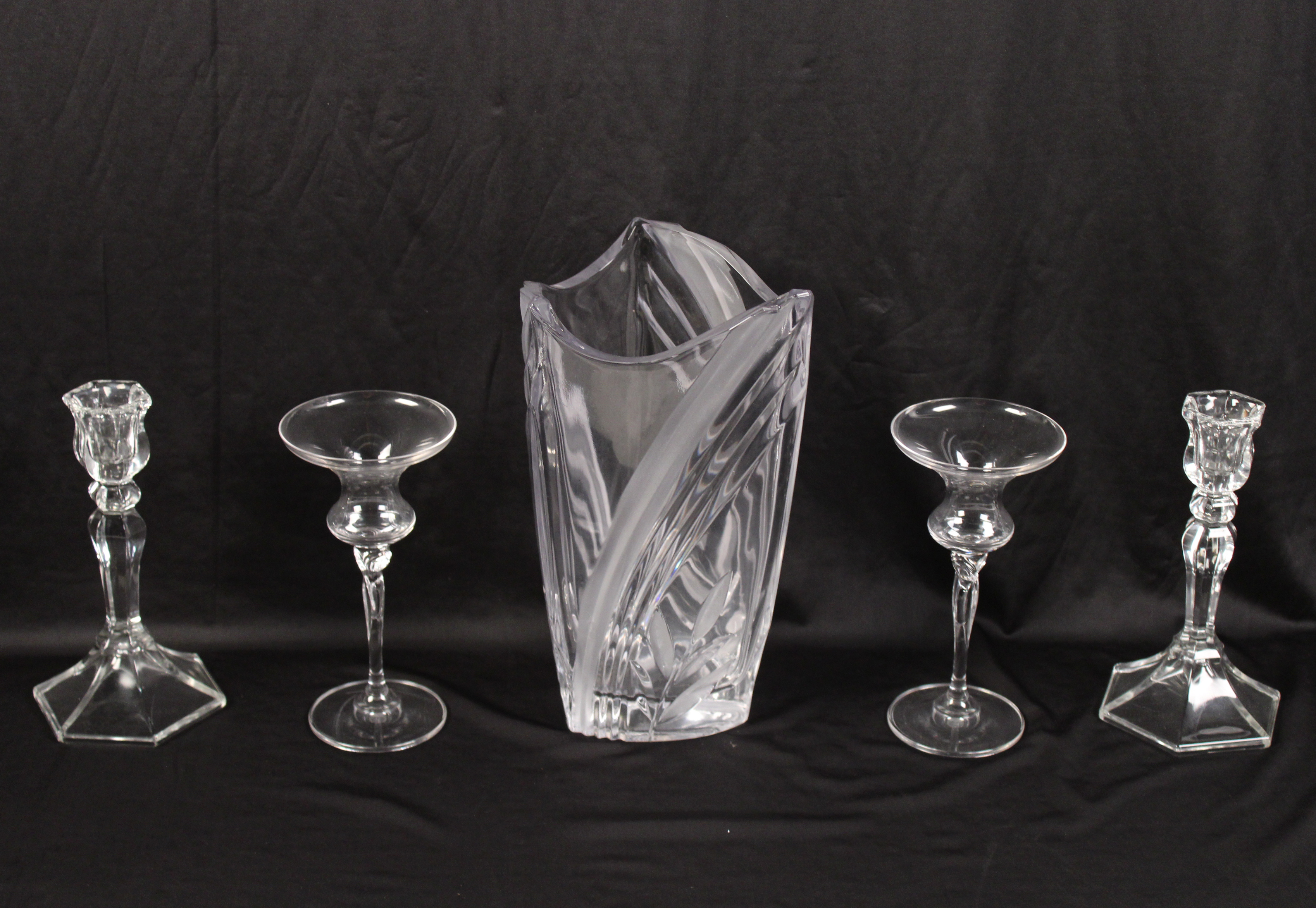 5 PIECE LOT OF GLASS 5 PIECE LOT OF