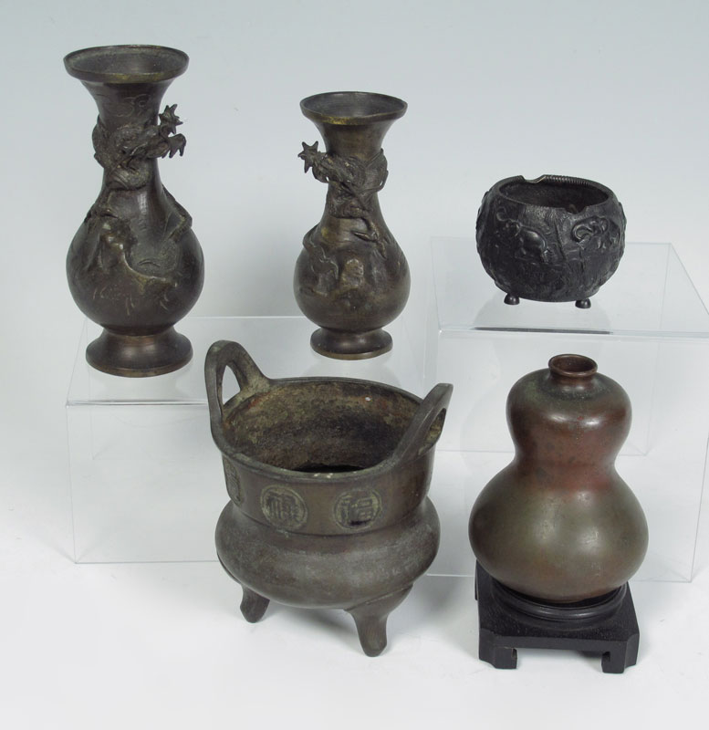 5 PIECE ORIENTAL BRONZE VESSELS: To