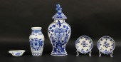 5 PIECES OF DELFT POTTERY5 pie