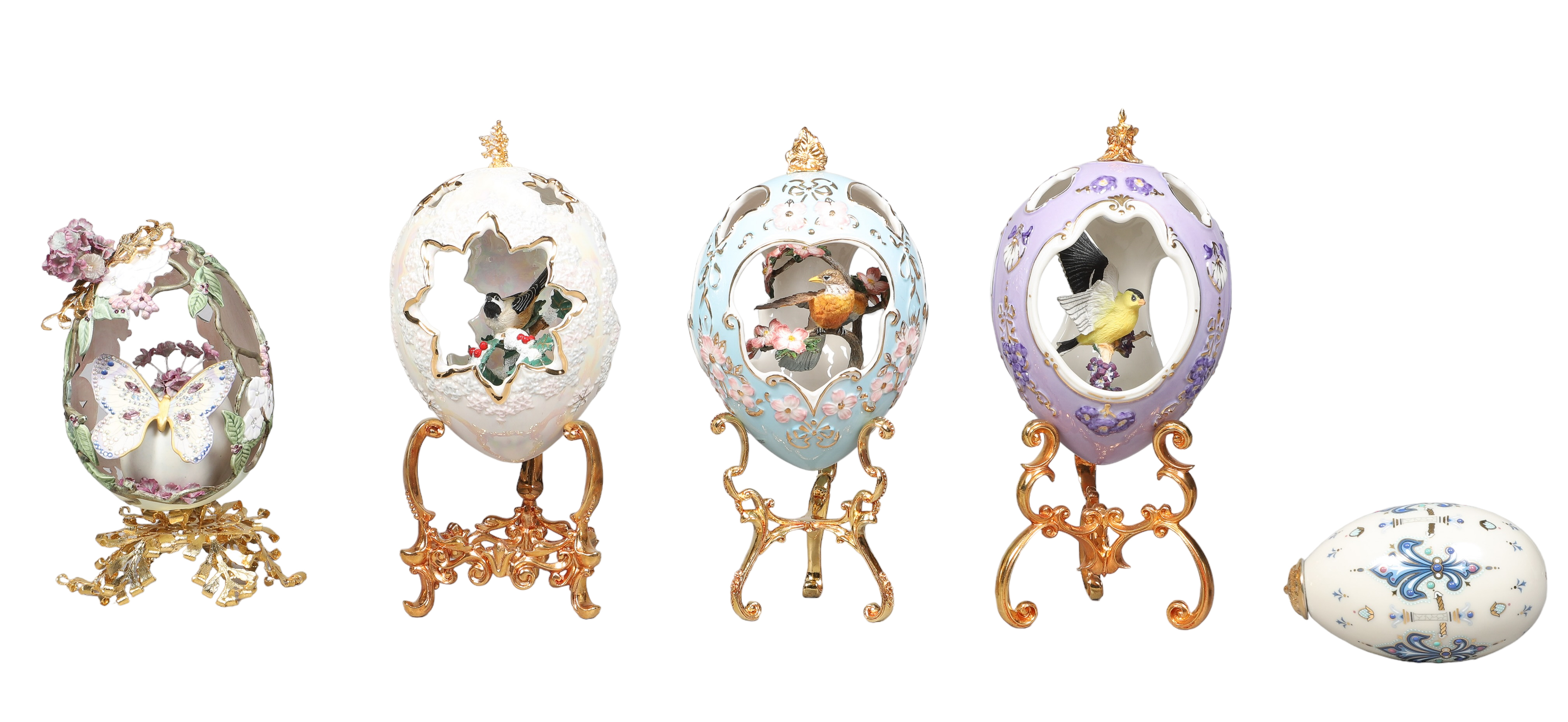 (5) Porcelain eggs, c/o (3)