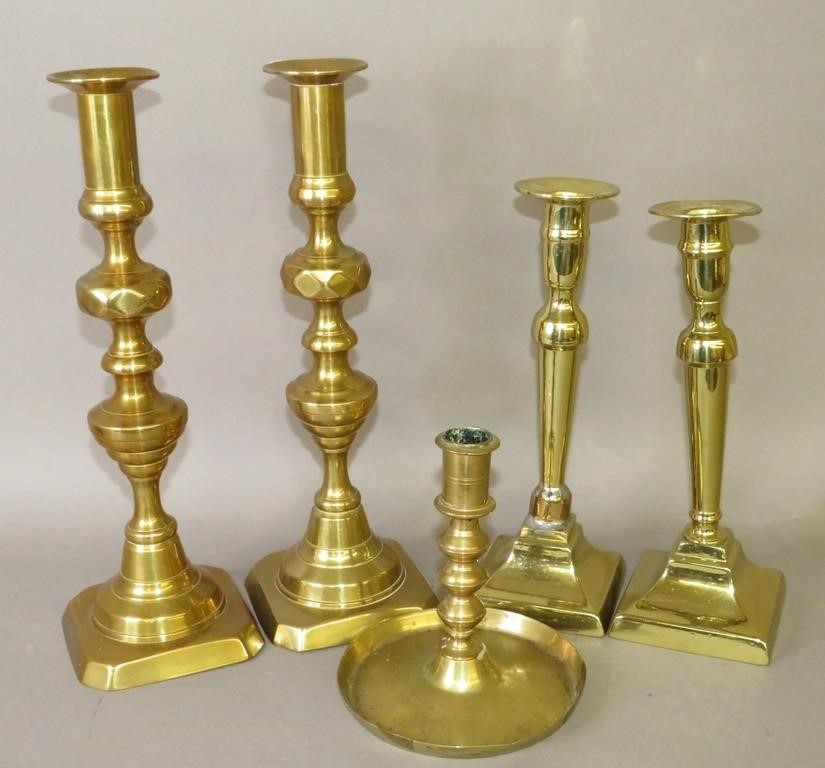 5 VARIOUS BRASS CANDLESTICKSca.