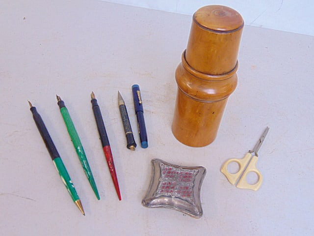 5 VINTAGE PENS, TREEN BOX, BONE