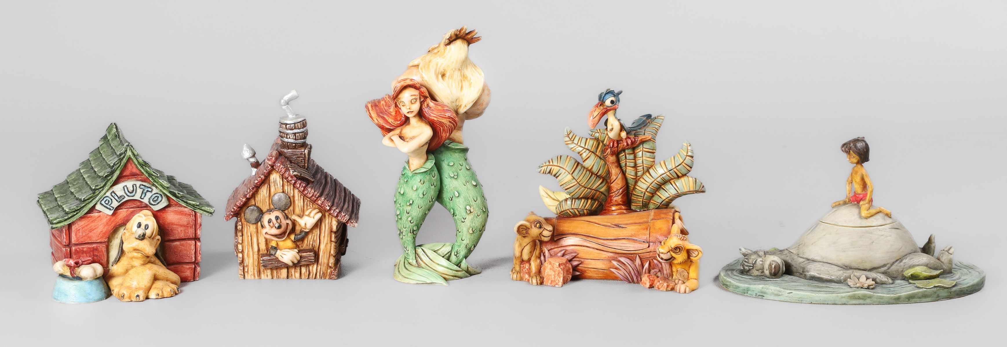 (5) Walt Disney Collectibles