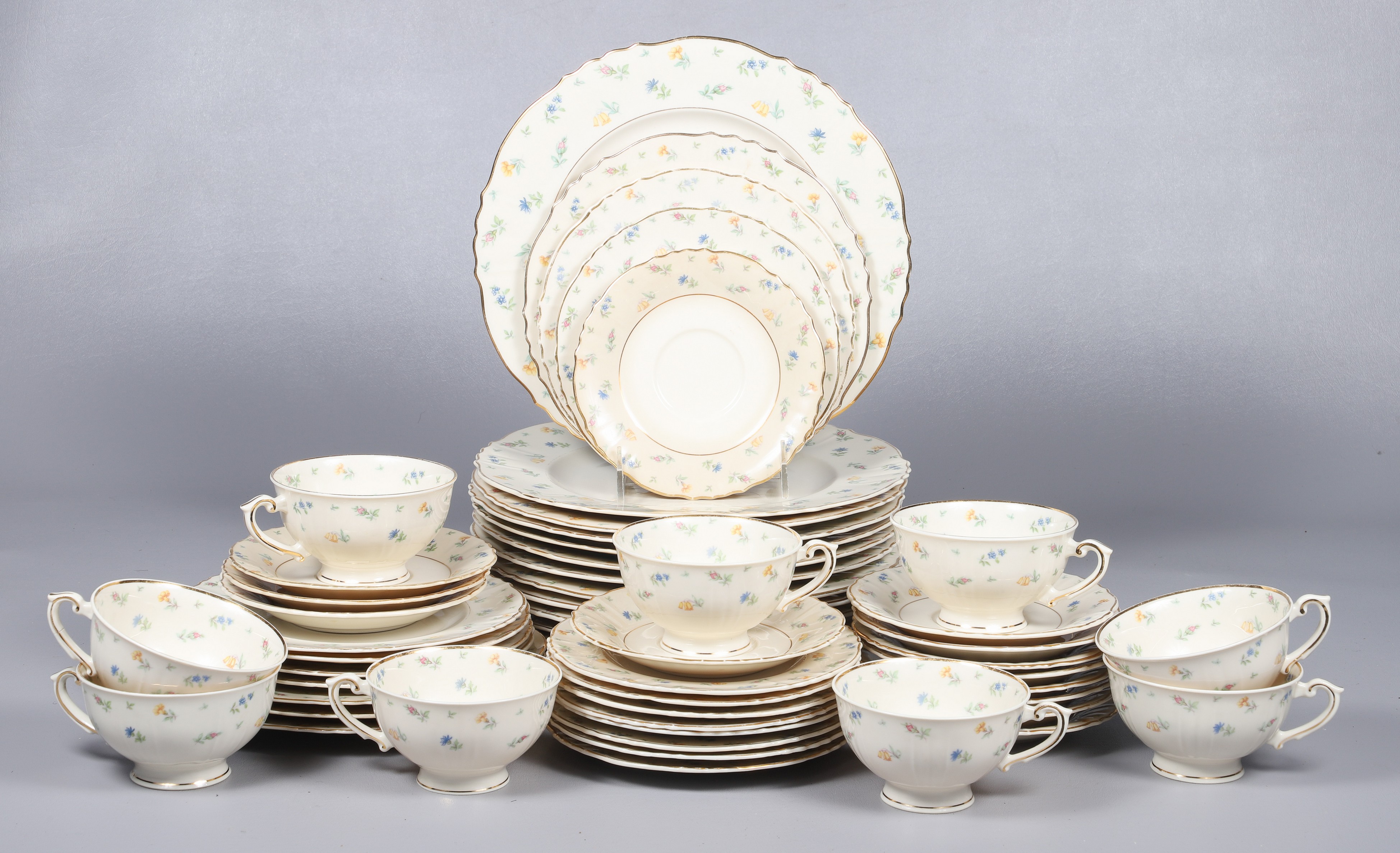 (52) Pcs Syracuse China porcelain