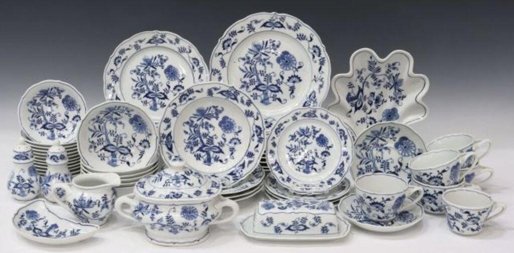 (55) BLUE DANUBE/ BLUE ONION DINNER