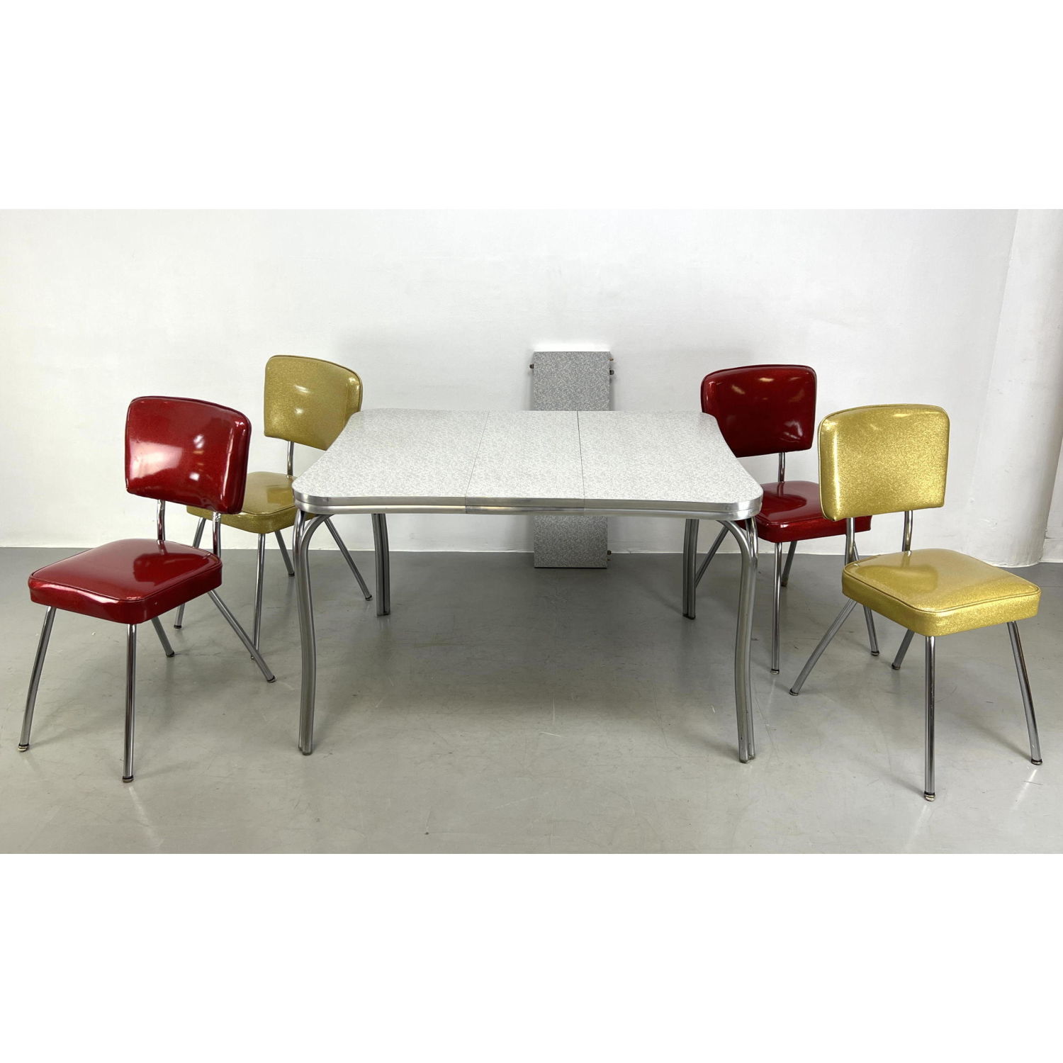 5pc 50s Mid Century Dinette Set.