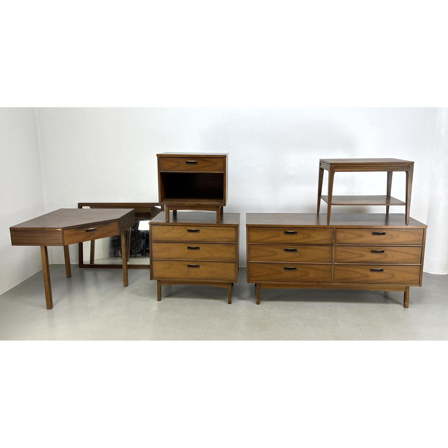 5pc American Modern Walnut