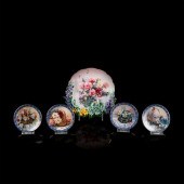 5PC COLLECTIBLE PLATES, FLOWER