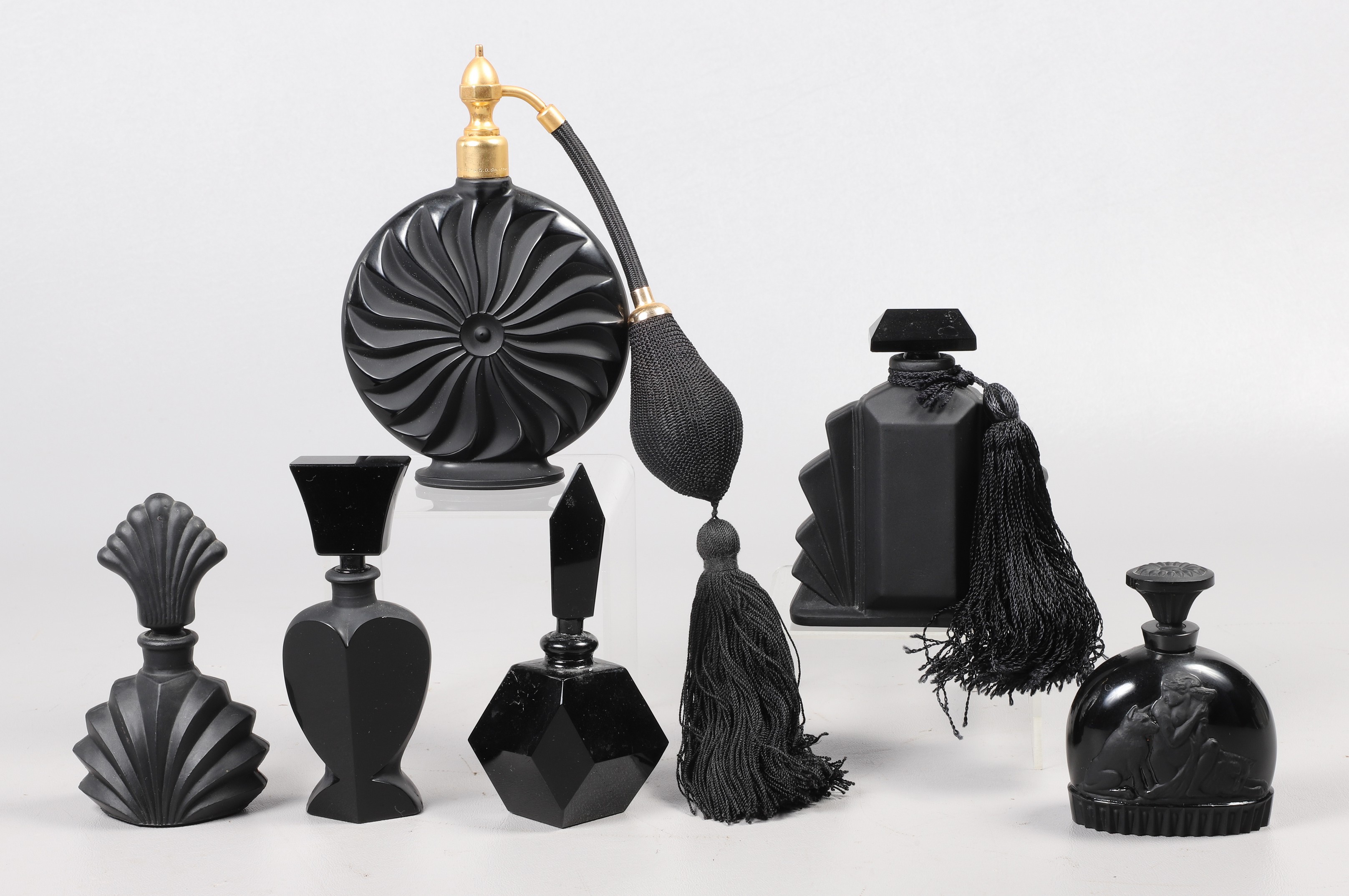 (6) Deco and style black glass