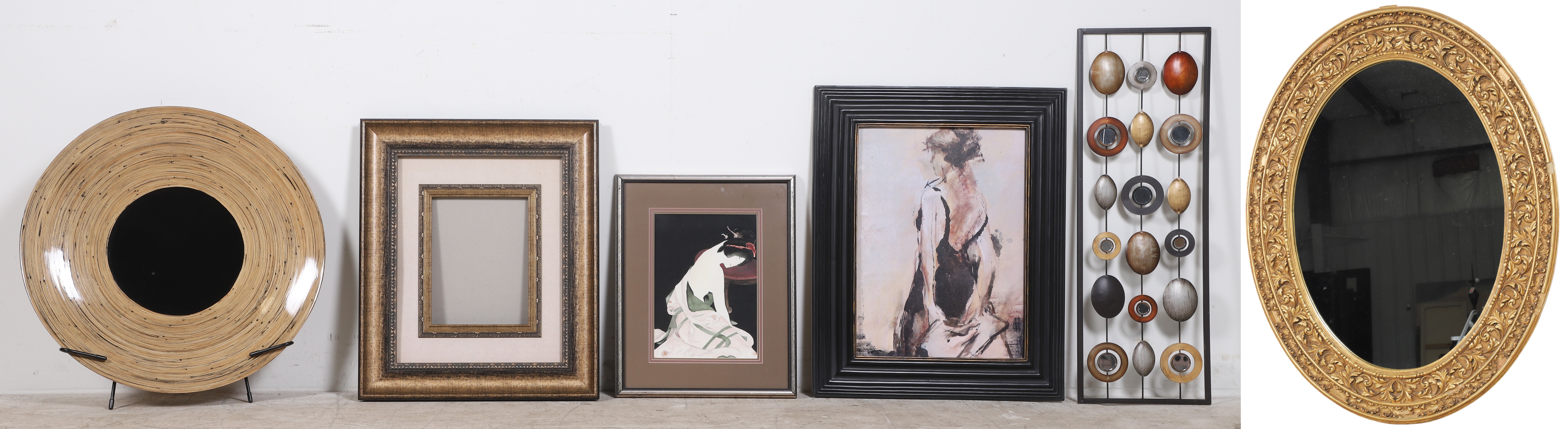 (6) Decorative items, c/o tray on