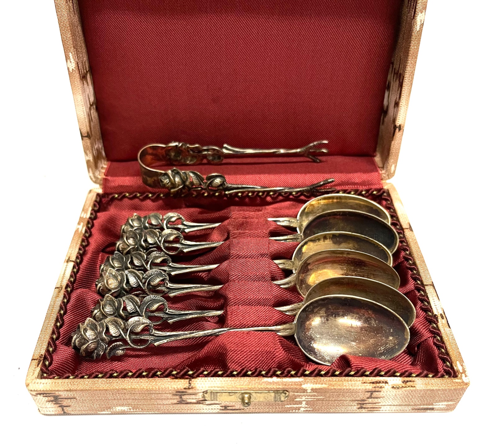 (6) DEMITASSE SPOONS & TONGS 800
