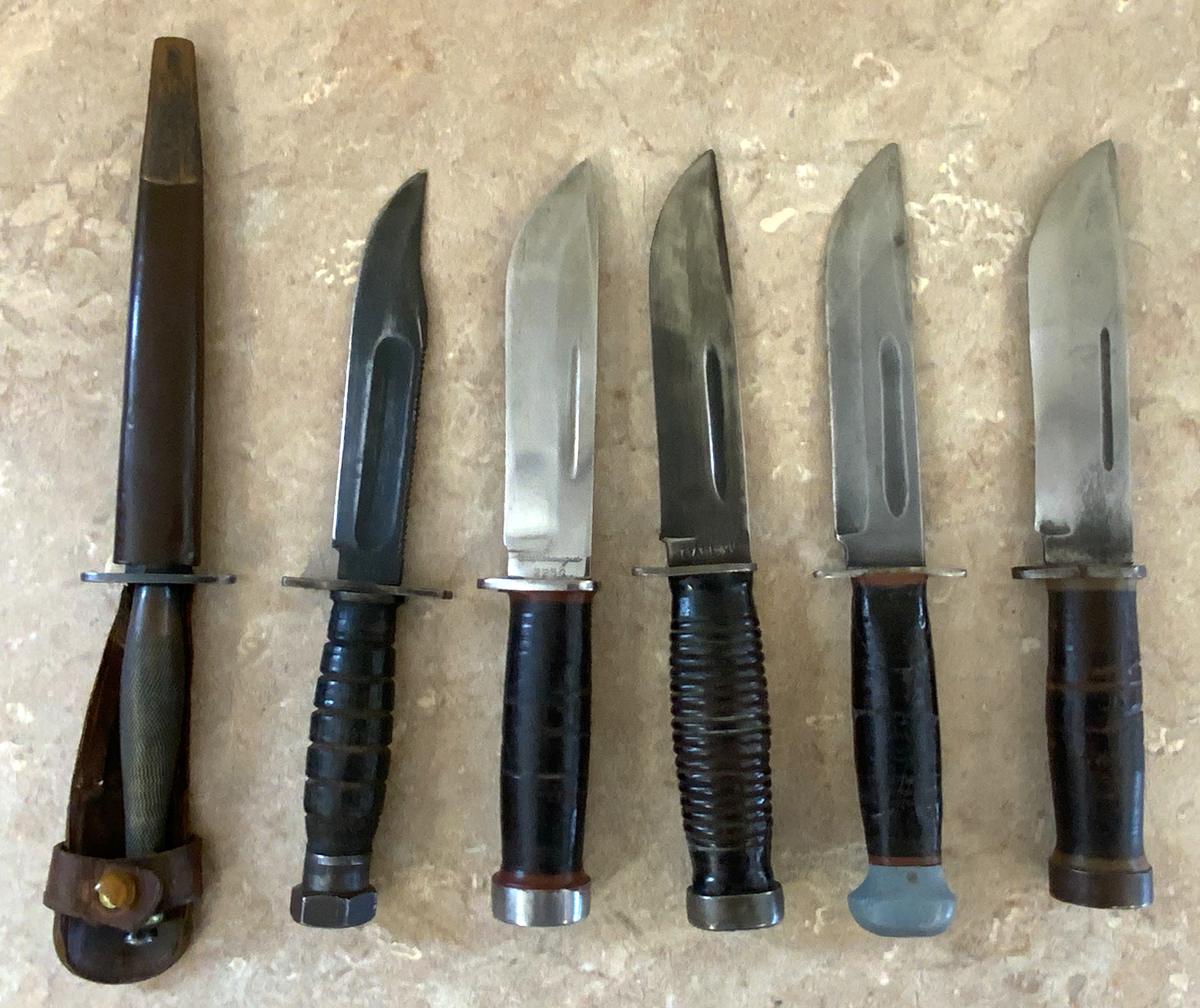(6) FIXED BLADE KNIVES Cattaraugus,