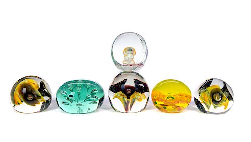 6 PAPERWEIGHTS ST CLAIR AND