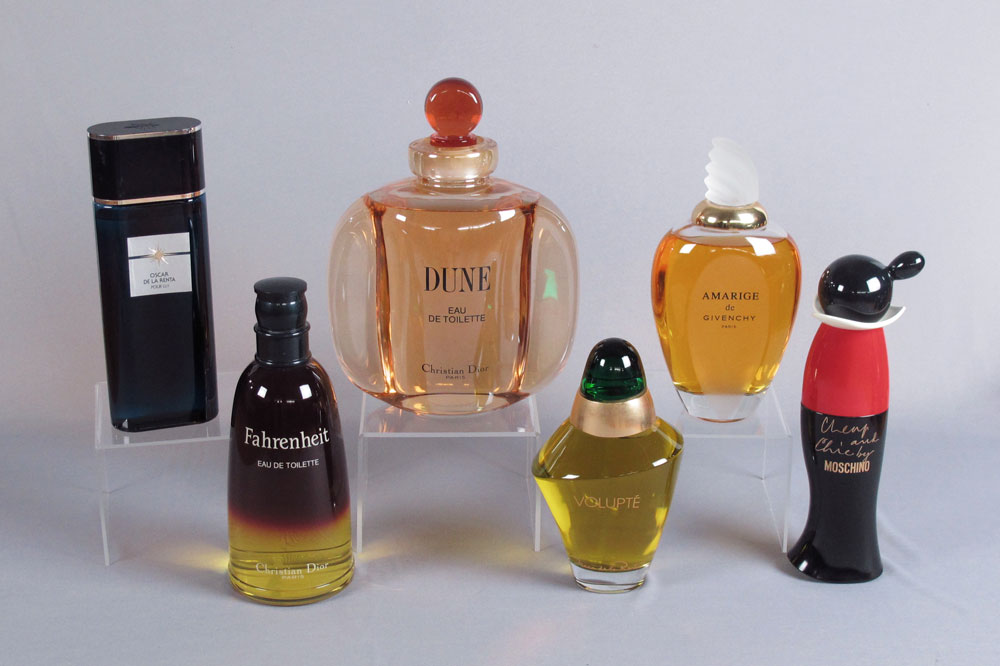 6 PERFUME FACTICE BOTTLES: