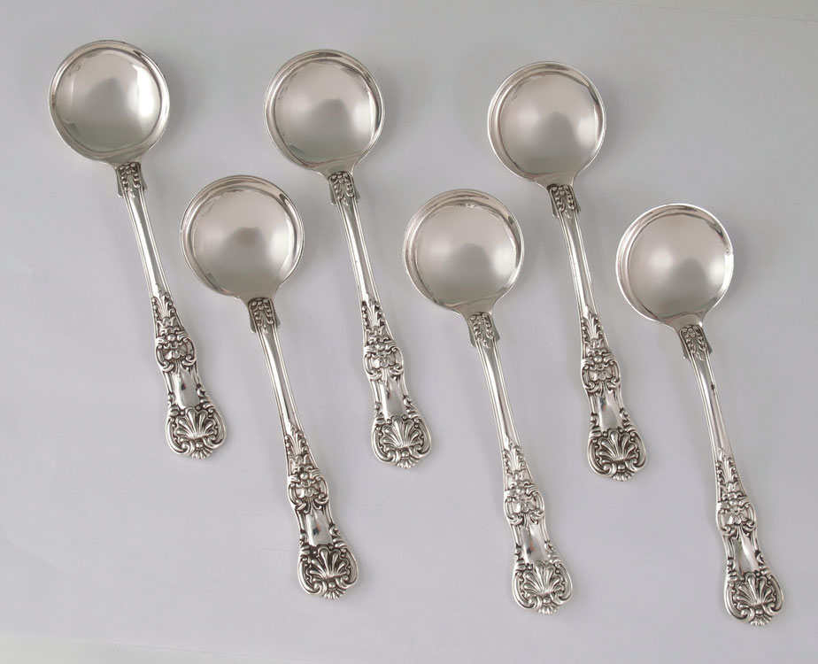 6 TIFFANY & CO. ENGLISH KING