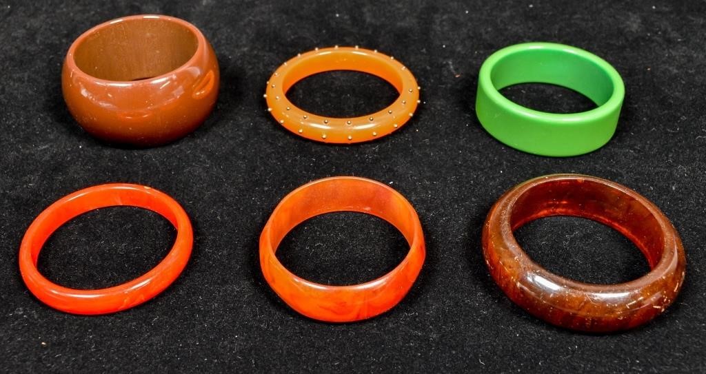 6 VINTAGE BAKELITE BANGLE