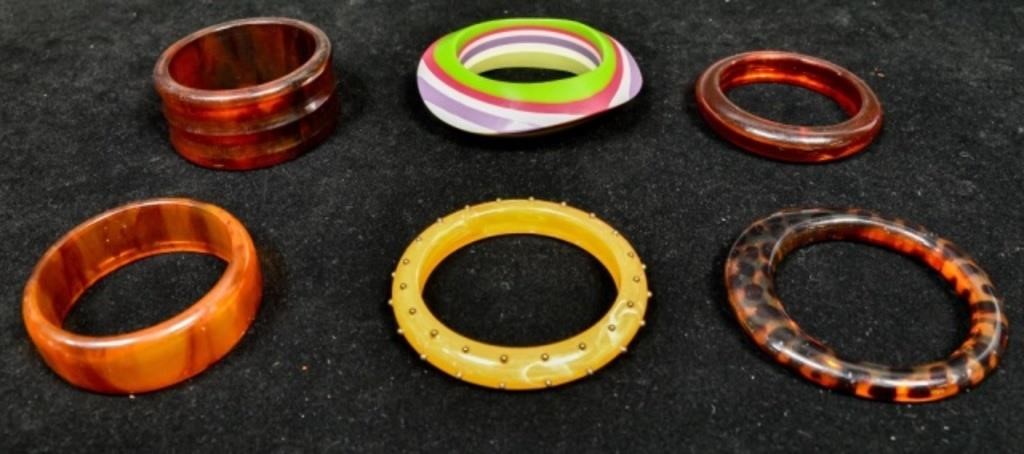 6 VINTAGE BAKELITE BANGLE