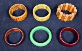 6 VINTAGE BAKELITE BRACELETSOn