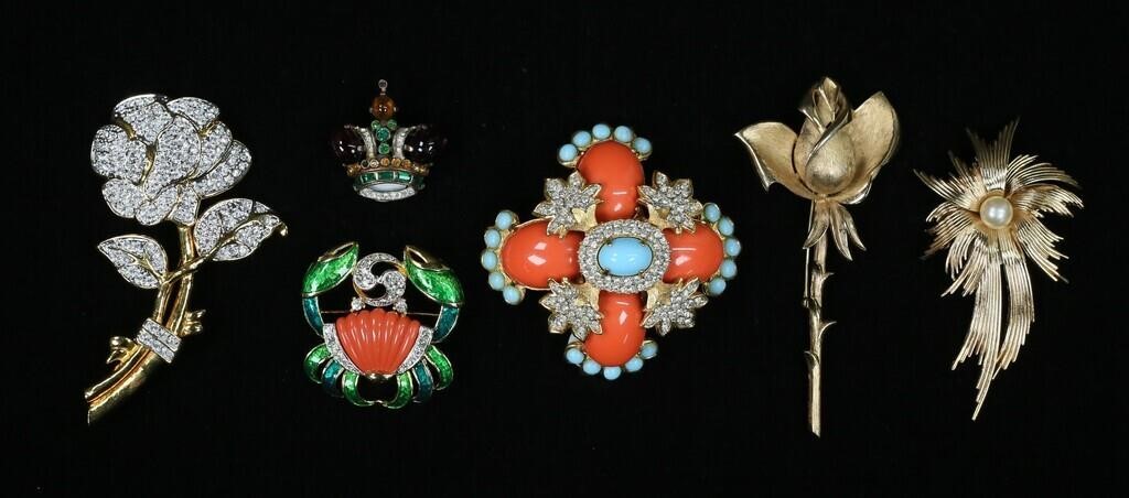 6 VINTAGE BROOCHES TRIFARI, NOLAN