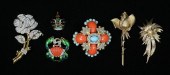 6 VINTAGE BROOCHES TRIFARI, NO