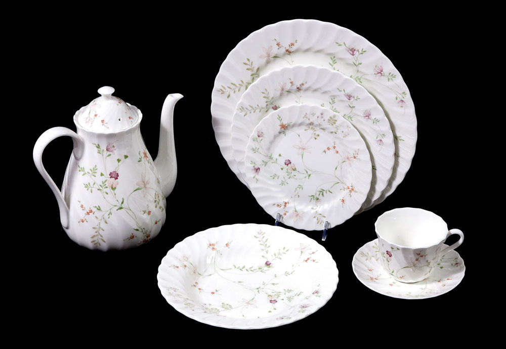 60 PIECE WEDGWOOD CAMPION FINE