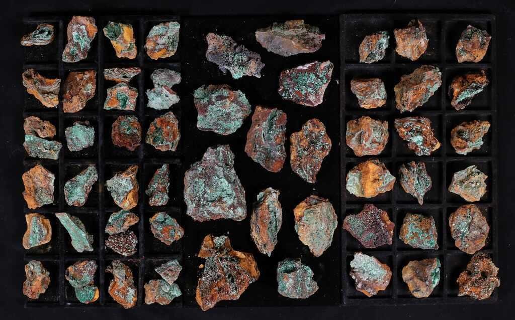 61 SPECIMENS OF MALACHITE ON