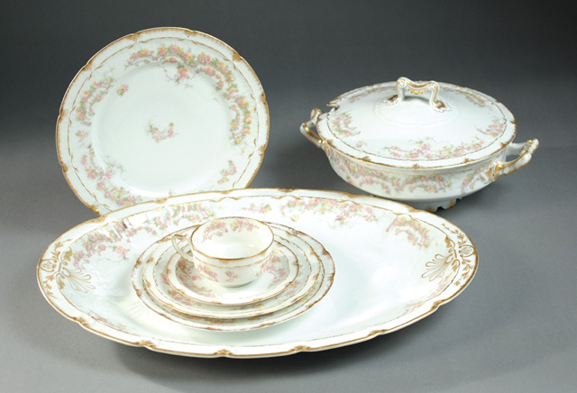 67 PIECE HAVILAND LIMOGES FINE