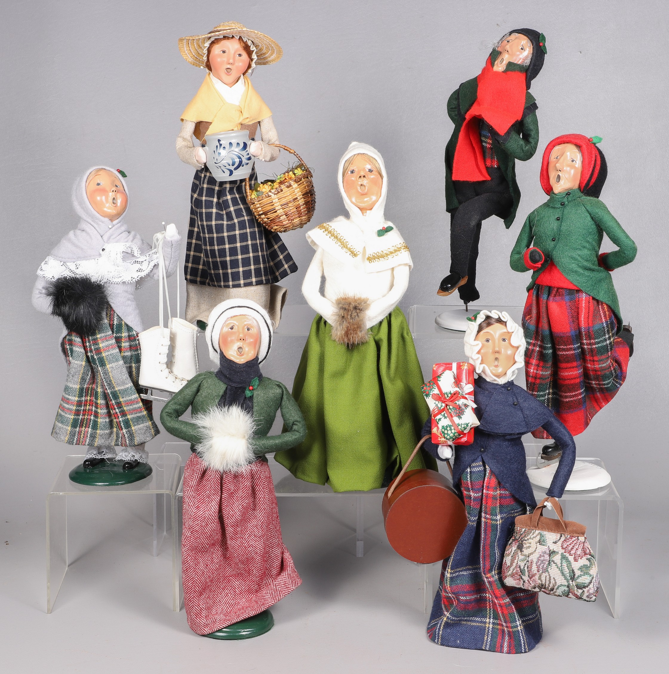 (7) Byers Choice Carolers