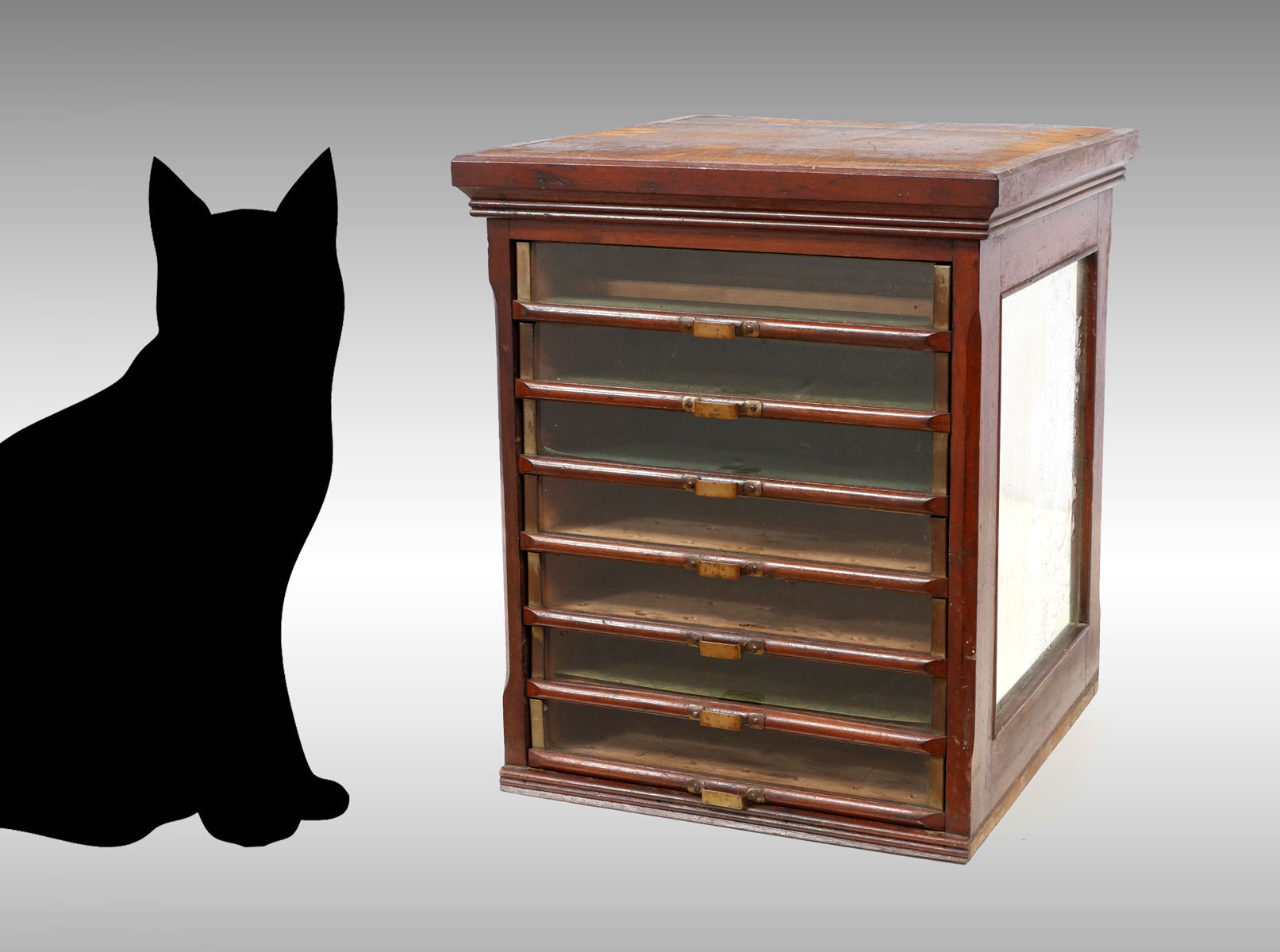 7 DRAWER GLASS FRONT JEWELRY CHEST: