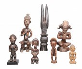 (7) Ethnic wood carvings to in