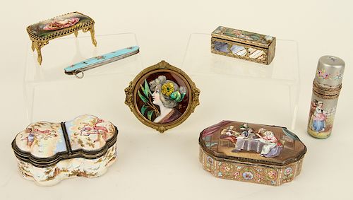 7 FRENCH ENAMELED DRESSING TABLE