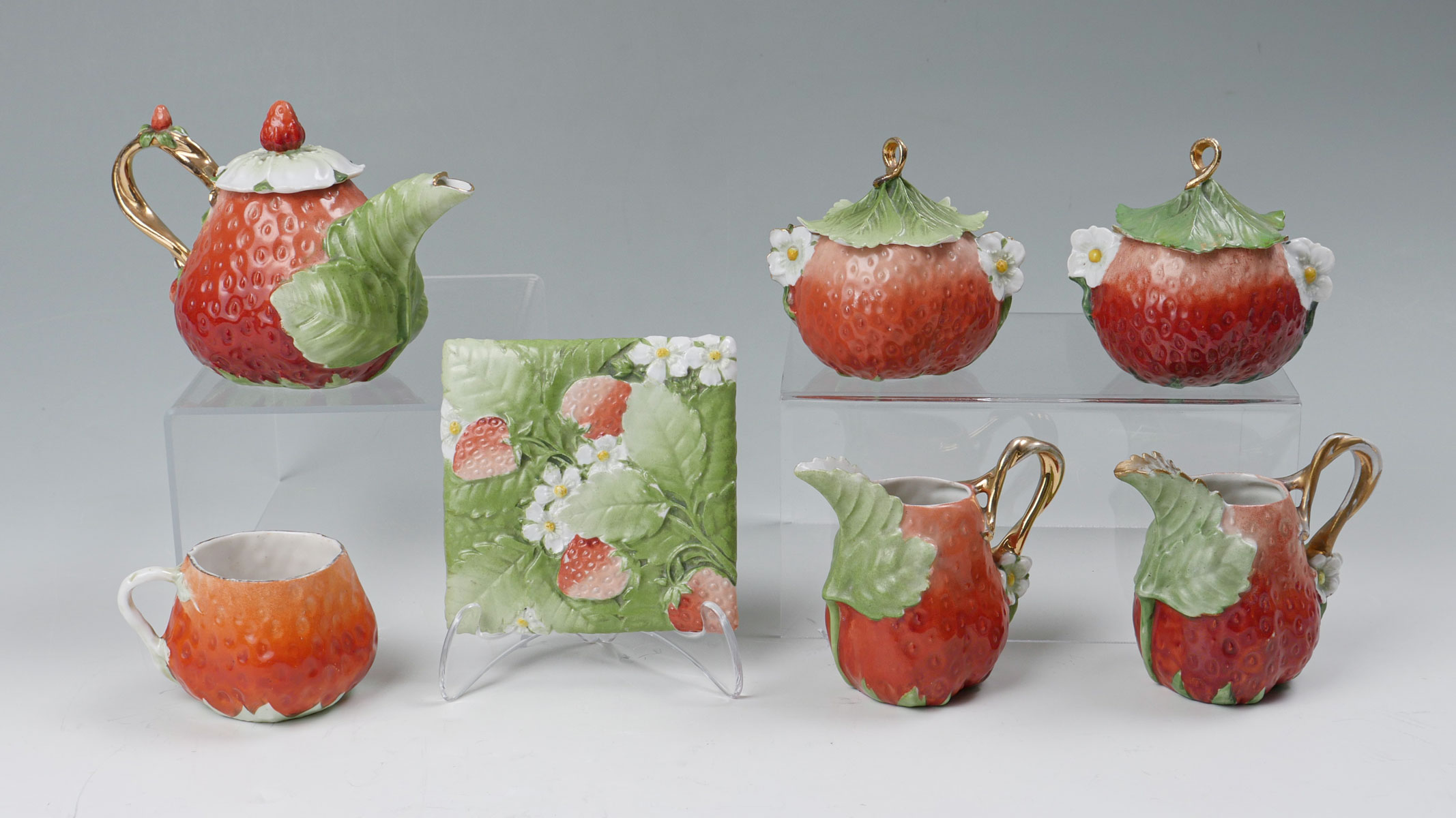 7 PC. ROYAL BAYREUTH STRAWBERRY