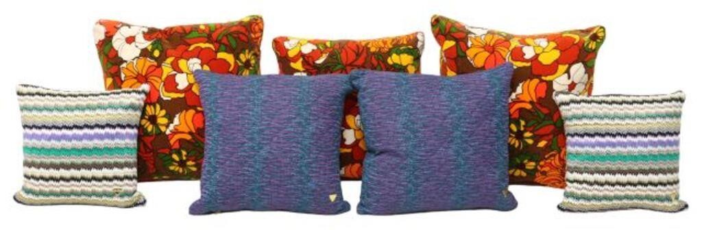 (7) PILO ASSORTED VINTAGE FABRIC