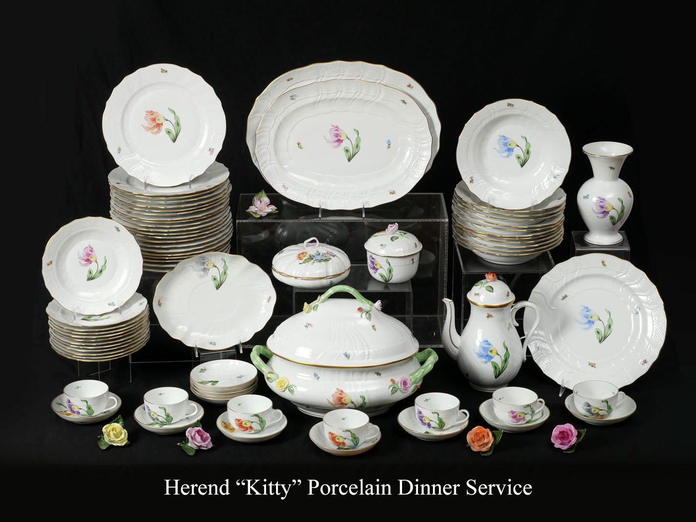 77 HEREND ''KITTY'' PORCELAIN